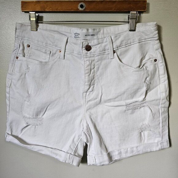 EUC WHITE SIGNATURE LEVIS STRAUSS MID RISE SHORTS SIZE 12 / 31W - Picture 1 of 14